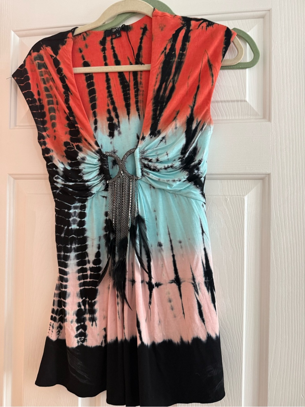 Sky Tie-Dye V-Neck top with Chain and feather Detail - RHOC HOUSEWIVES